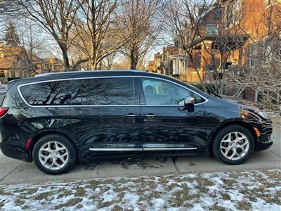 2019 Chrysler Pacifica lease in Grosse Pointe Park,MI - Swapalease.com