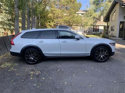 2020 Volvo V90 Cross Country lease in Avon,CO - Swapalease.com