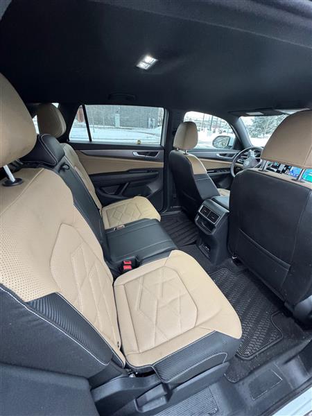 2024 Volkswagen Atlas Cross Sport for sale in Auburn Hills, Michigan