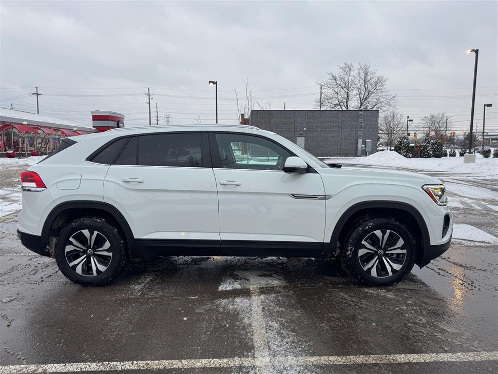 2024 Volkswagen Atlas Cross Sport for sale in Auburn Hills, Michigan