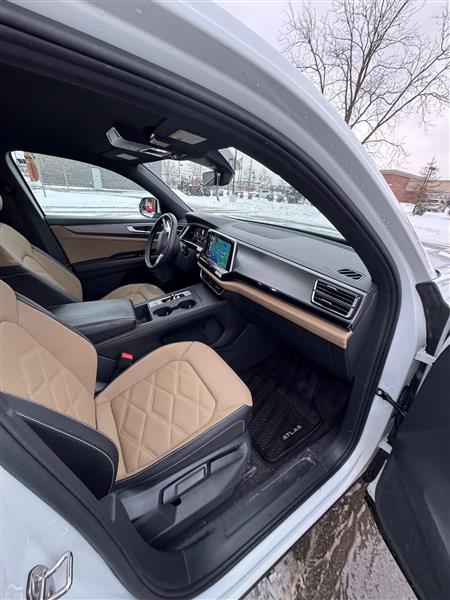 2024 Volkswagen Atlas Cross Sport for sale in Auburn Hills, Michigan