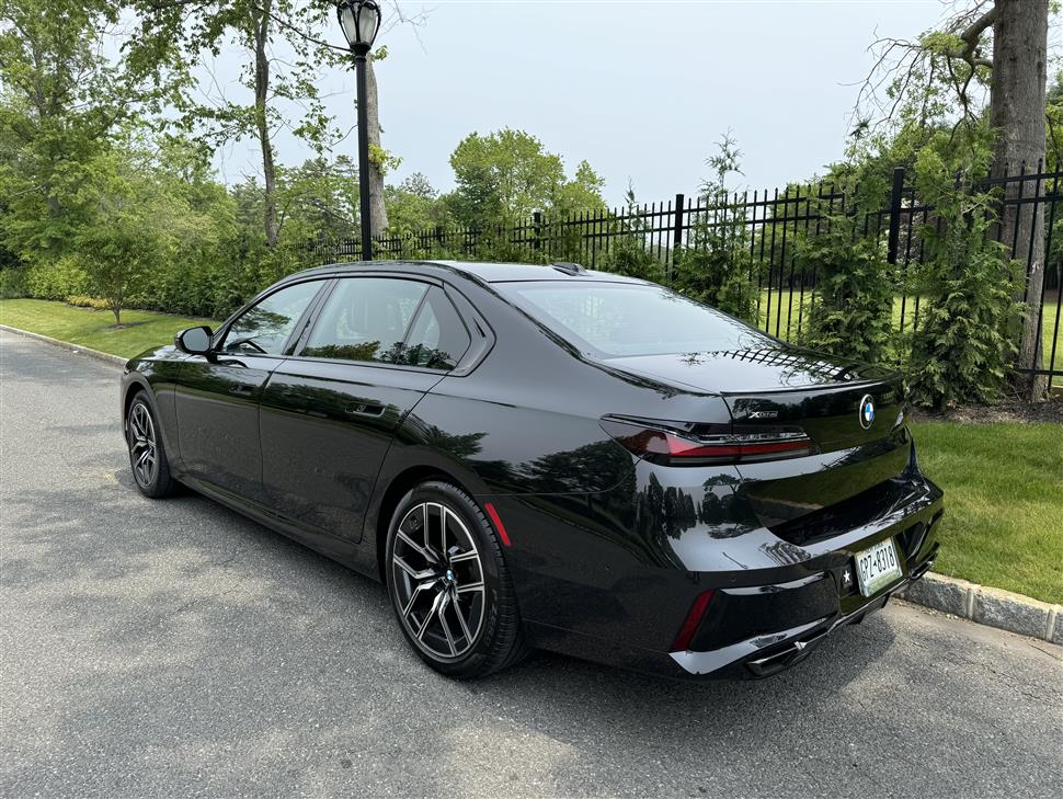 2024 BMW 7 Series for sale in Hewlett, New York