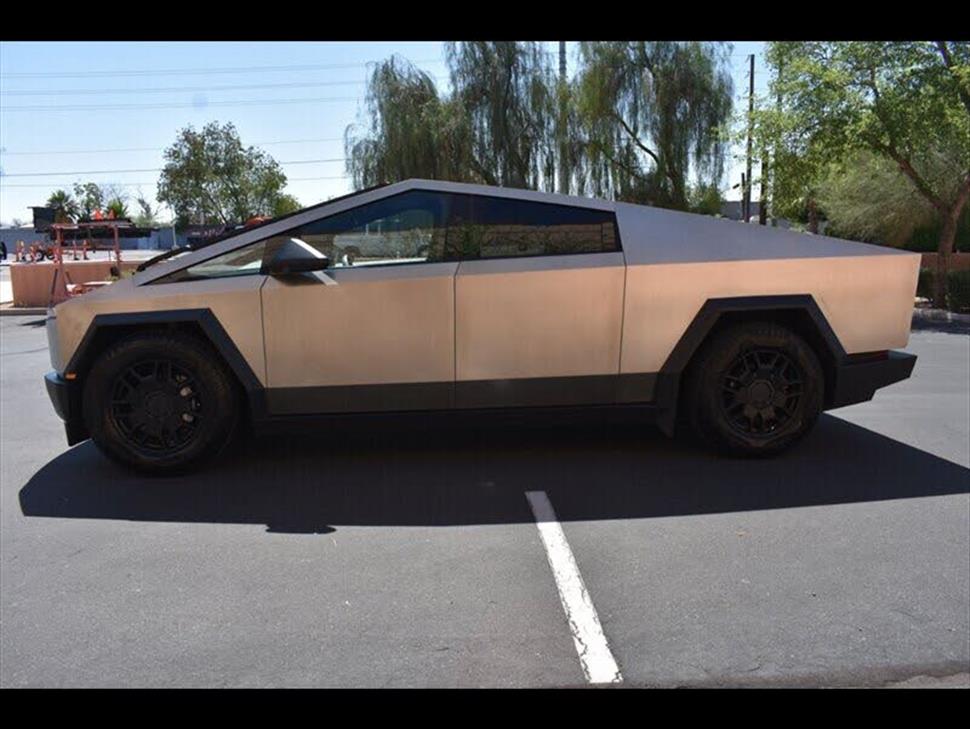 2024 Tesla Cybertruck for sale in studio city, California