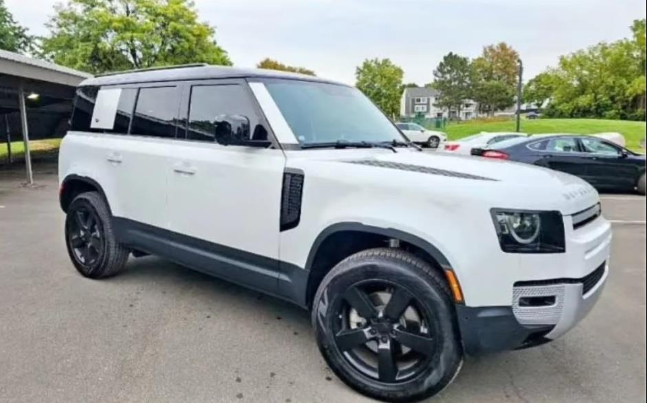 2024 Land Rover Defender for sale in Farmington Hills, Michigan