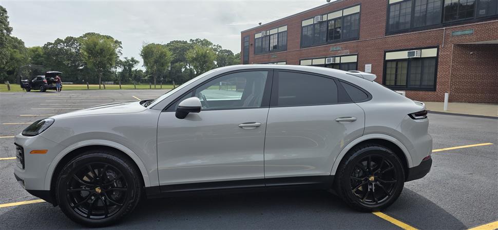 2024 Porsche Cayenne Coupe for sale in Roslyn Heights, New York