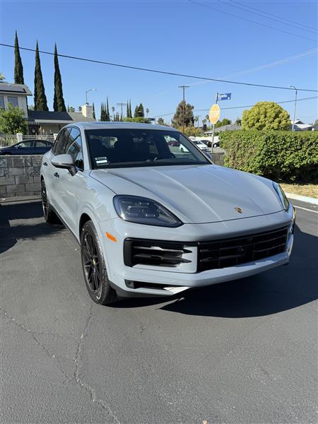 2024 Porsche Cayenne for sale in Winnetka, California