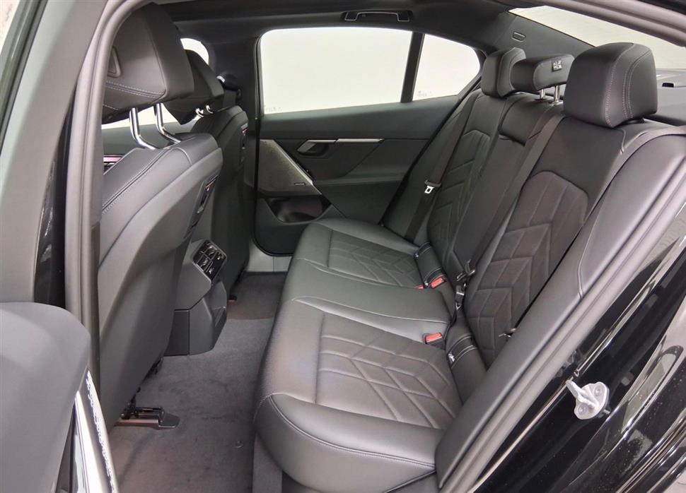 2026 BMW 5 Series for sale in Tarzana, California