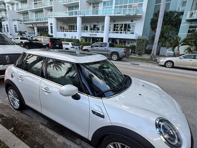 2024 MINI Hardtop 4 Door lease in Miami,FL