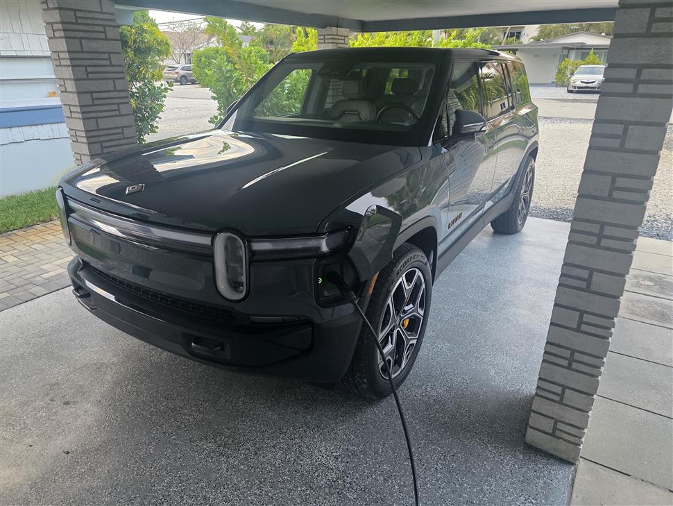 2026 Rivian R1S for sale in Oakland Park, Florida