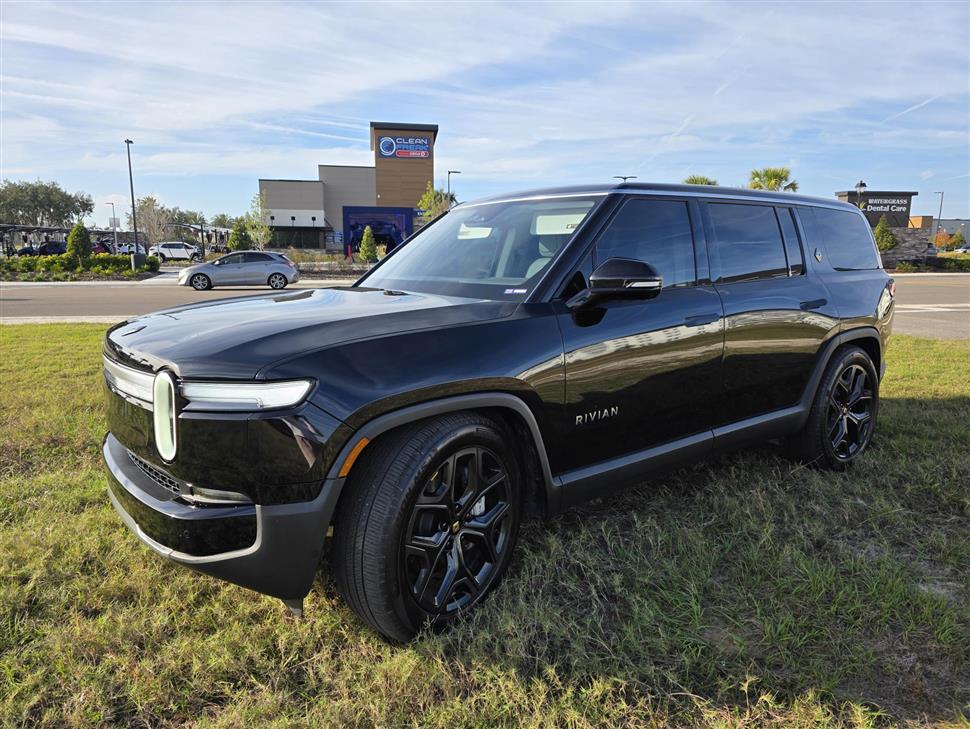2025 Rivian R1S for sale in Dade City, Florida