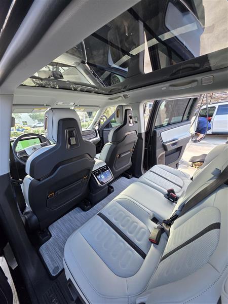 2025 Rivian R1S for sale in Dade City, Florida