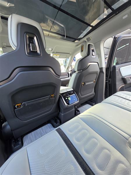 2025 Rivian R1S for sale in Dade City, Florida