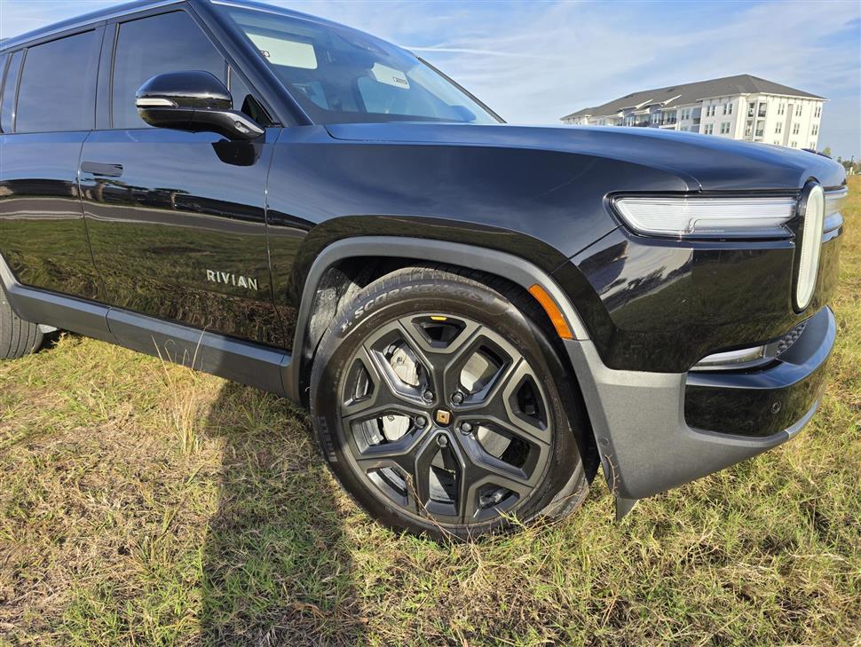 2025 Rivian R1S for sale in Dade City, Florida