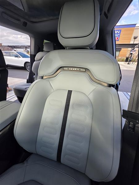 2025 Rivian R1S for sale in Dade City, Florida