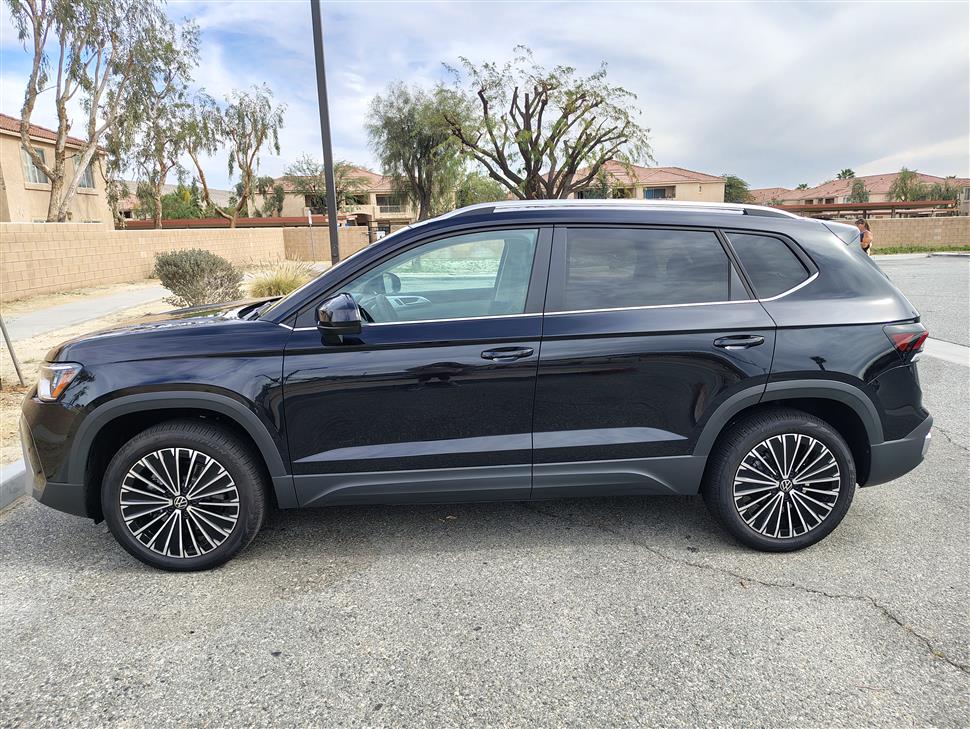 2025 Volkswagen Taos for sale in Cathedral City, California