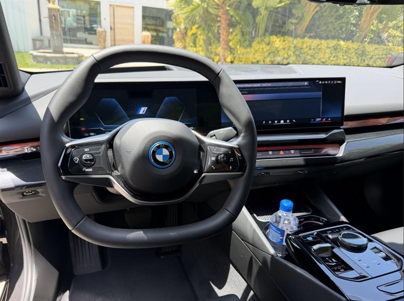 2025 BMW i5 for sale in Malibu, California