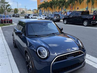 2025 MINI Hardtop 2 Door lease in Miami,FL