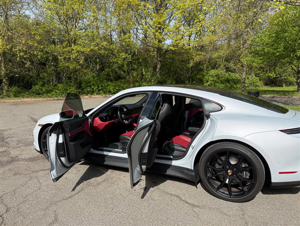 2025 Porsche Taycan for sale in Jamaica, New York