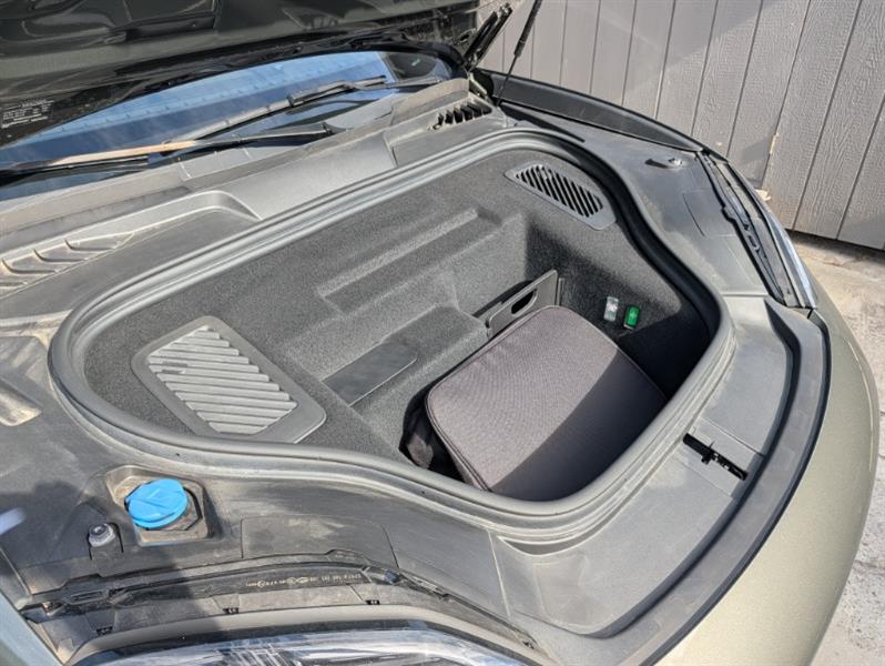2024 Porsche Macan EV for sale in Reseda, California