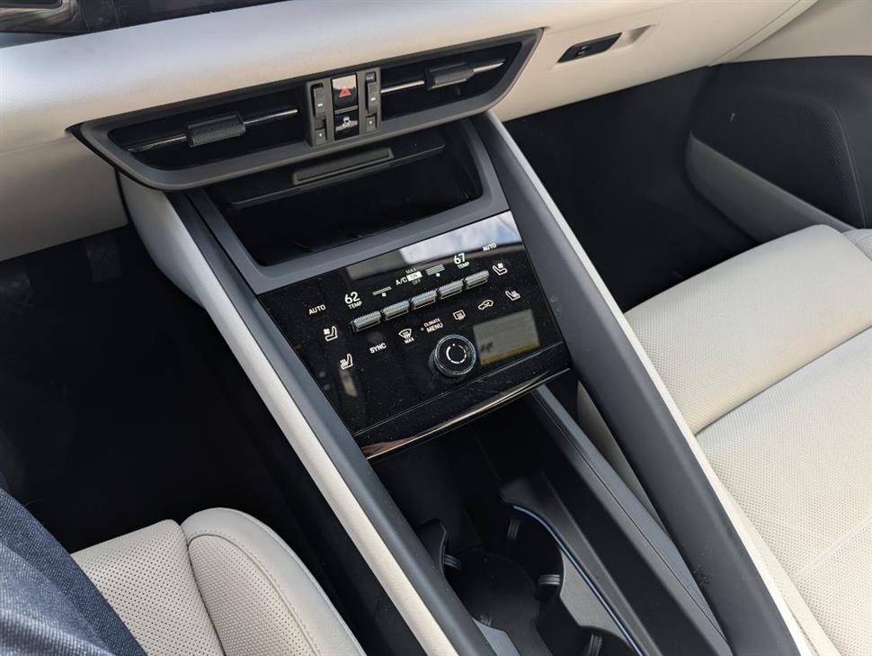 2024 Porsche Macan EV for sale in Reseda, California