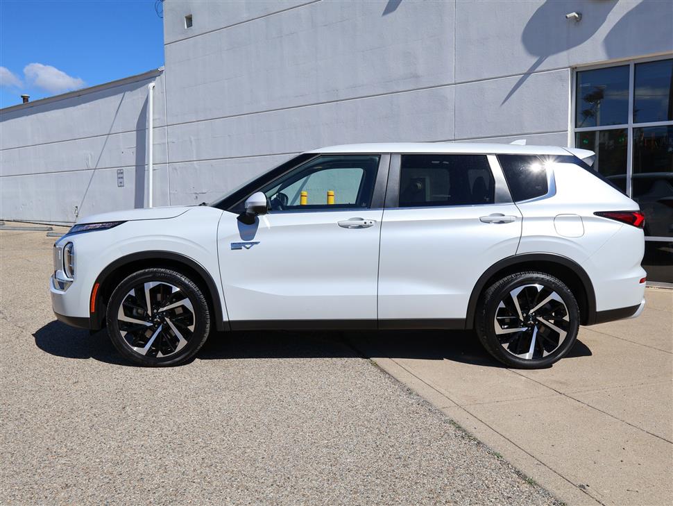 2025 Mitsubishi Outlander PHEV for sale in Cincinnati, Ohio