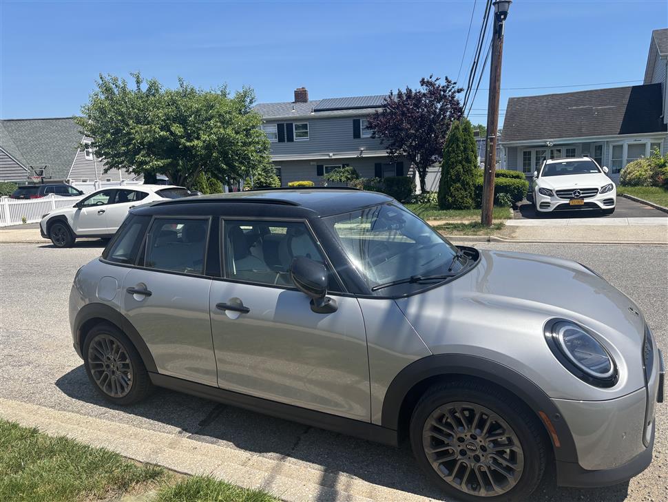 2025 MINI Hardtop 4 Door for sale in Levittown, New York
