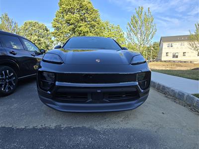 2025 Porsche Macan EV lease in Heinsport,NJ