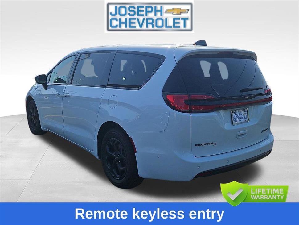 2024 Chrysler Pacifica Hybrid for sale in Cincinnati, Ohio