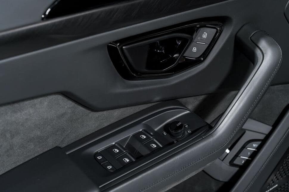 2025 Lamborghini Urus for sale in studio city, California