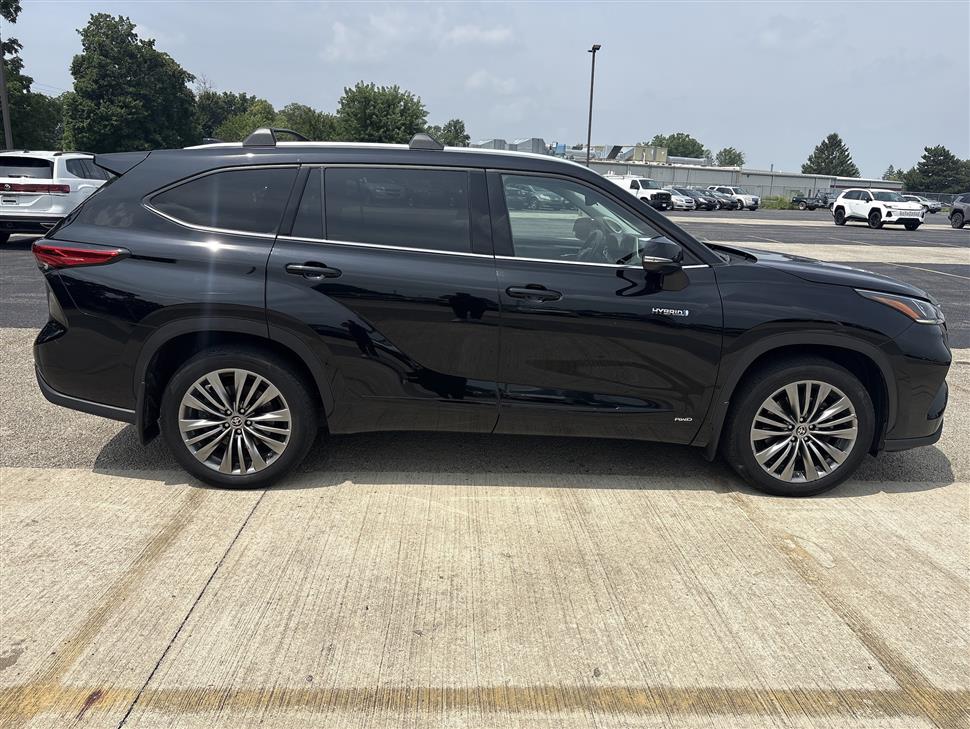 2021 Toyota Highlander Hybrid for sale in Cincinnati, Ohio
